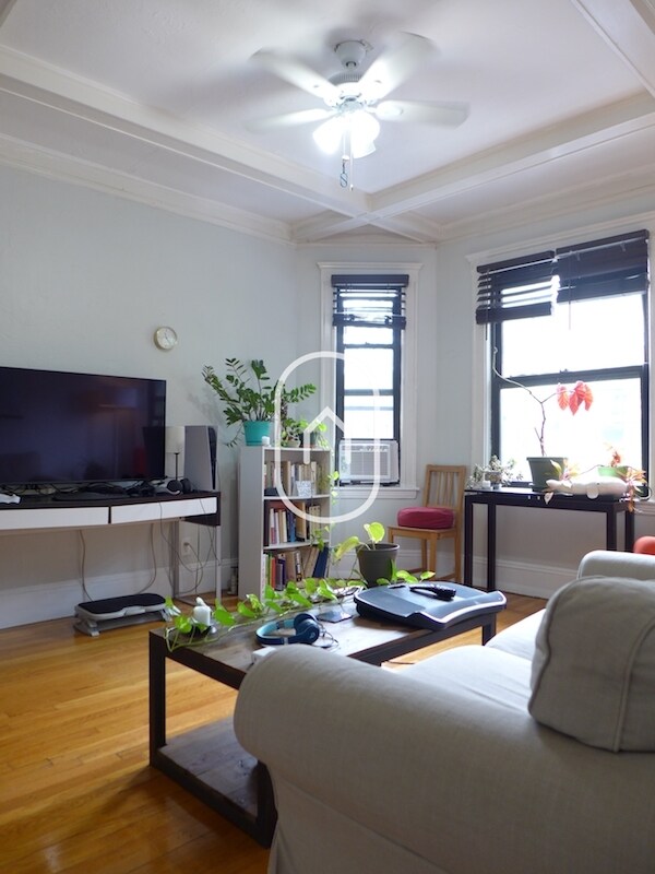 Photo - 6 Worthington St