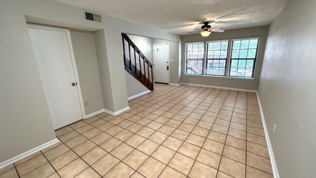 Photo - 803 Timbers Ct