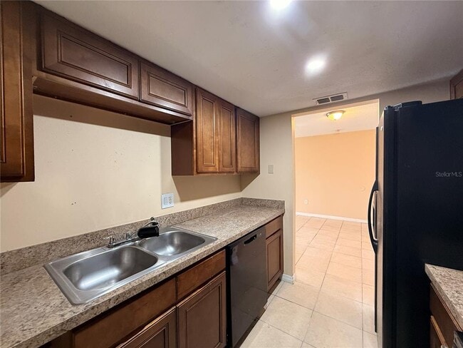 Photo - 934 N Lake Destiny Rd Unidad B