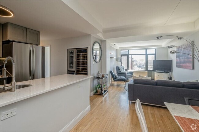 Building Photo - 3536 Cambridge Ave Unit 6B Rental
