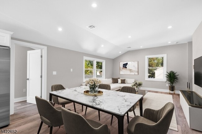 Photo - 715 Evans St Unit 2