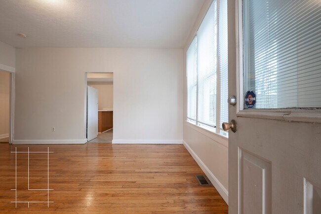 272 E 4th Ave