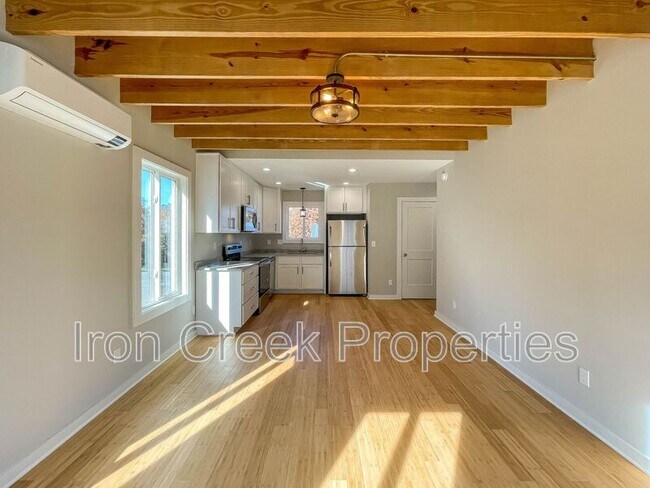 53 W Cascade St