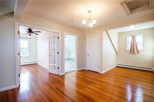 Photo - 40 E Barrows St