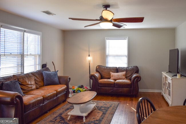 Photo - 1021 Old Bishop Rd