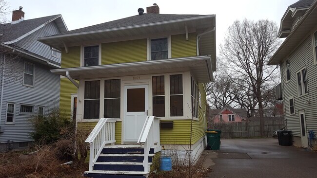 Photo - 1005 1st St SW