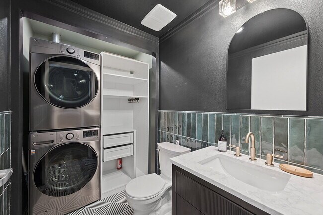 Photo - $4,100 - 1 Bed + Den / 1.5 Bath Condo at Parkloft Residence in Downtown San Diego Unit 312