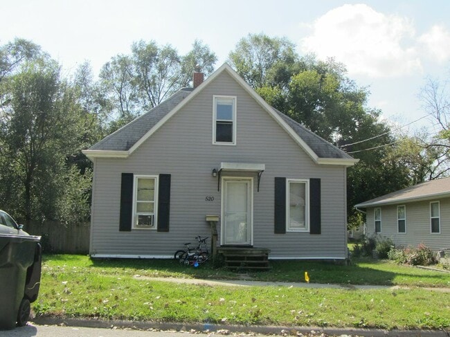 Building Photo - 2 BR HOUSE - $825/mo -