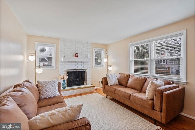 Photo - 931 Beaverbank Cir