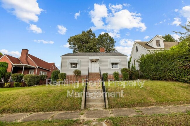 Photo - 905 7th St W