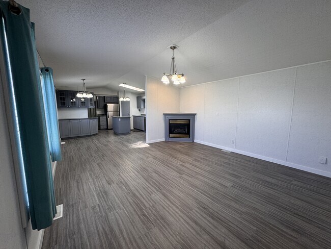 8311-8101 101 Ave