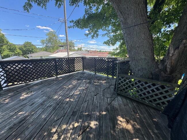 Photo - "Your Own Little Hideaway" — Private 2 Bed Home with Balcony & Yard Unit REAR