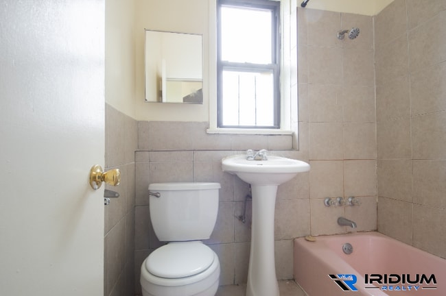 Photo - 425 Rose Ave Unit 2BR