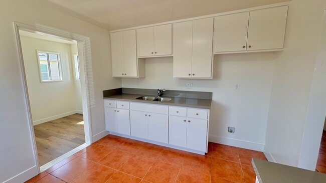 Building Photo - 15007-09 Freeman Ave. Unit 15007