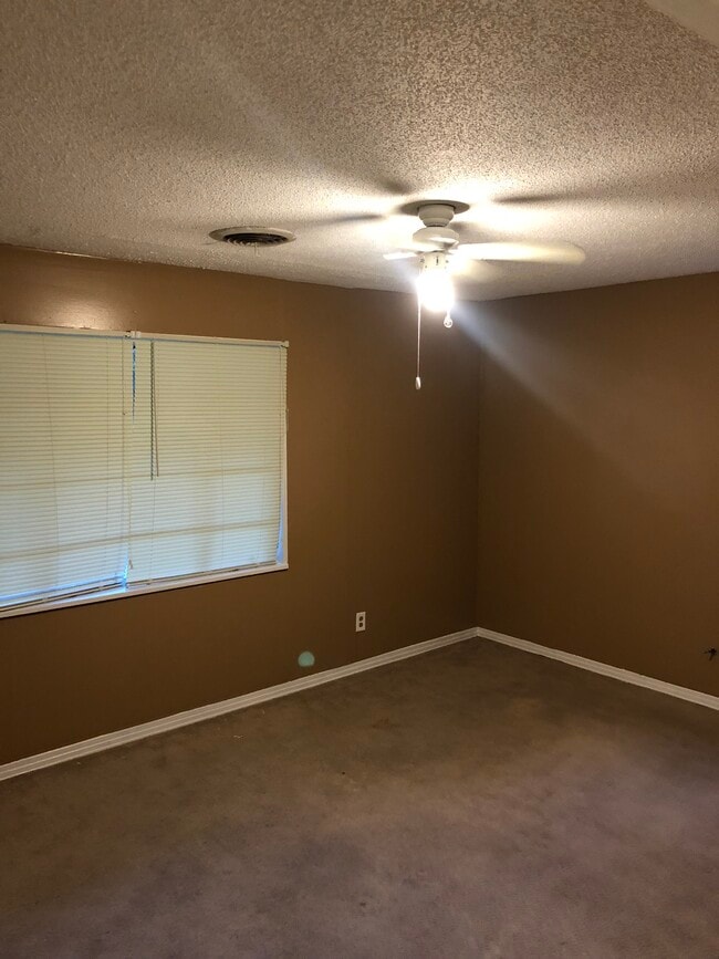 Photo - 22 Longview Dr