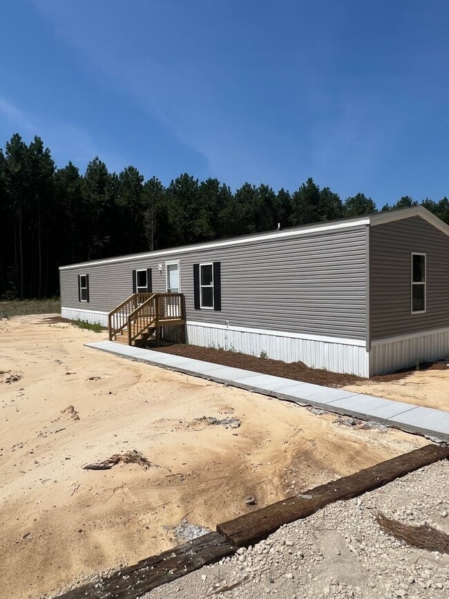 Building Photo - New! Move In Ready & Close to Downtown Aynor!