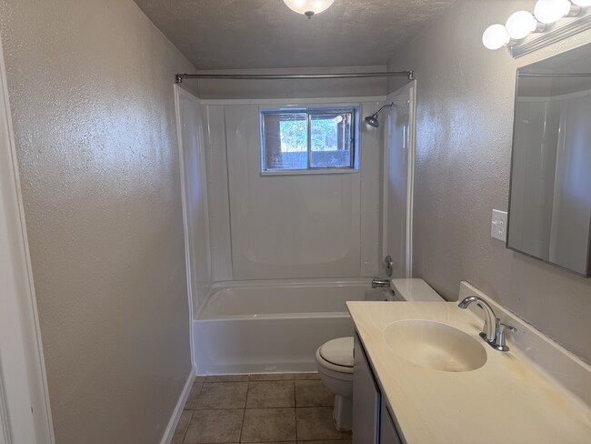 Photo - 374 Village Way