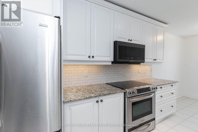 Photo - 254 Spadina Rd