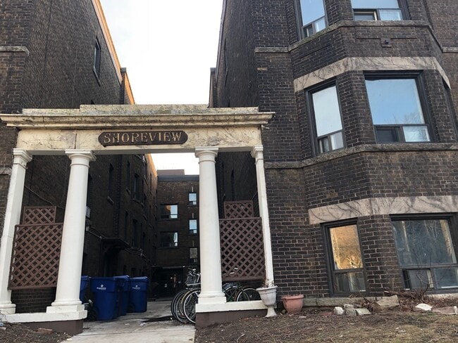 Photo - 1475 King St W