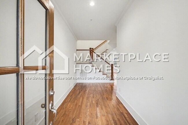 Photo - 122 Valley View St