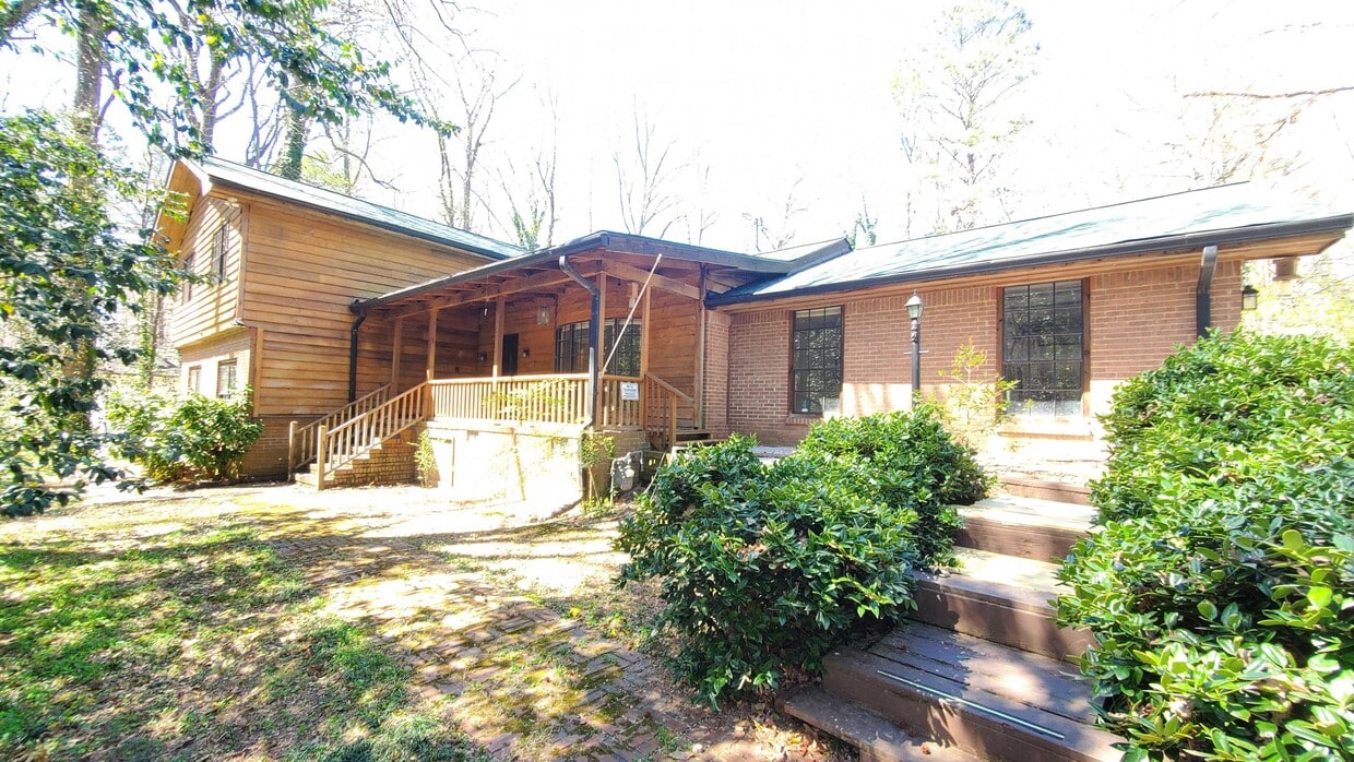 Photo - 1799 Wiggins Cir SW (Conyers, GA)