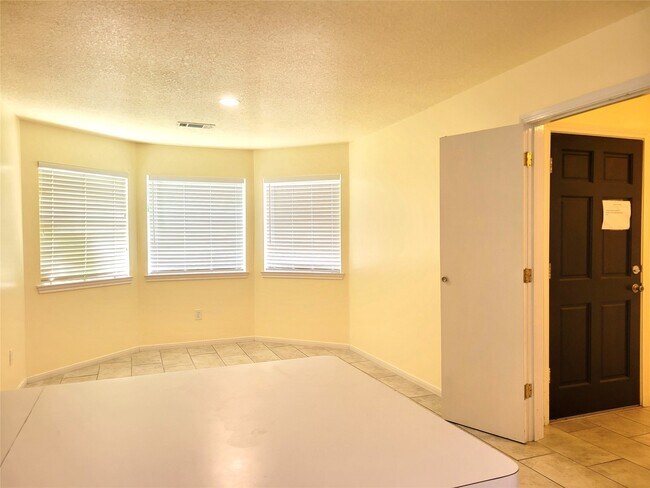 Photo - 19330 Larissa Dr
