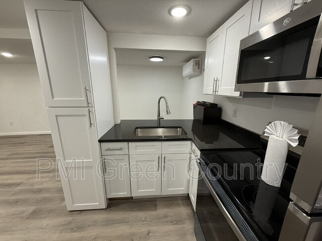 Photo - 2432 E Pine St Unidad #B