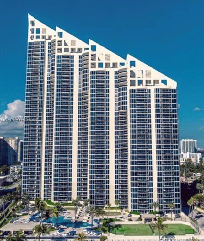 Building Photo - 17555 Collins Ave Unit 1004