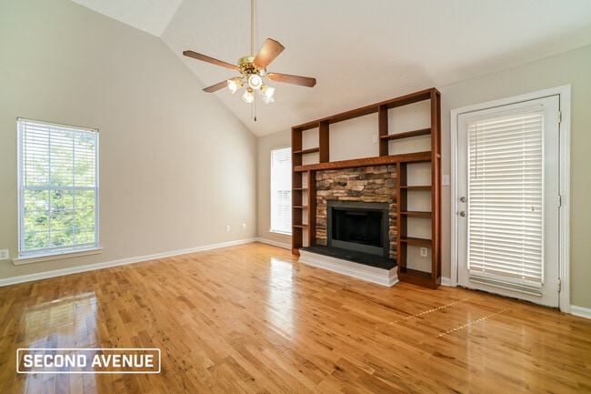 Photo - 300 Stones Throw DR