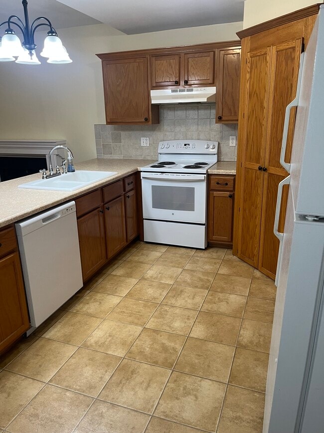 Photo - 2022 Chester St