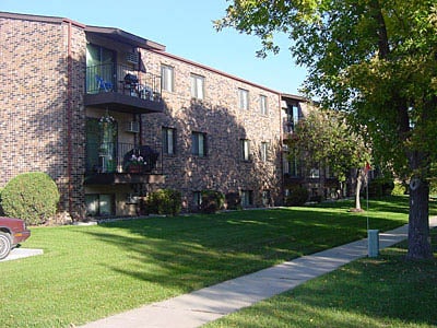 Eaglewood - Eaglewood Apartments