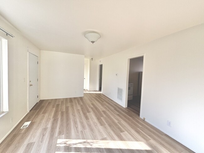 Photo - 1001 S 400 E