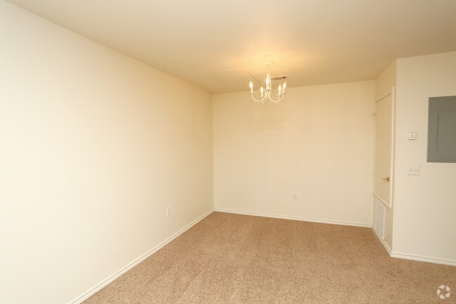 1BR,1BA - 829SF - Dining Area - Cathy's Pointe...home at last