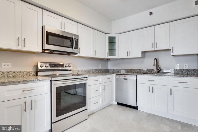 Building Photo - 5505 Seminary Rd Unit 1407N Rental