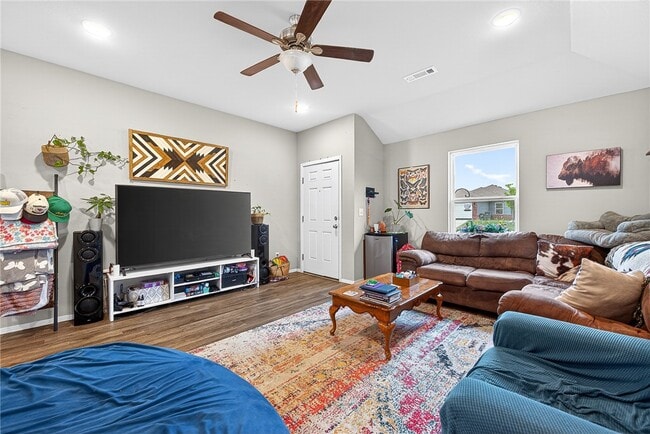 Photo - 967 E Sparrow Cir