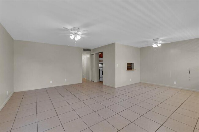 Photo - 2201 NE 36th St Unit 205