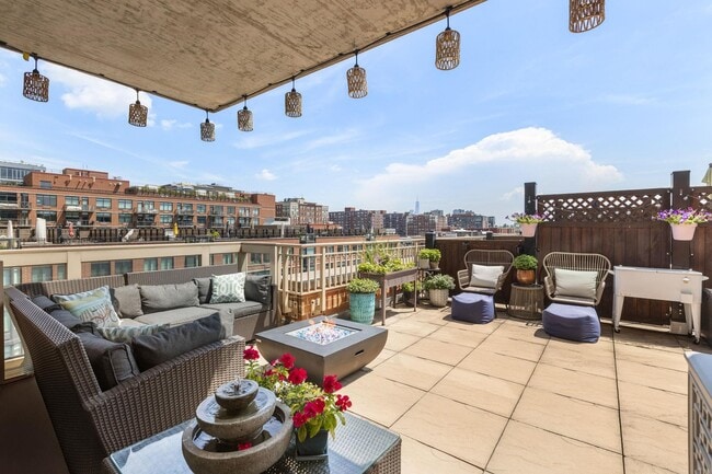 Photo - 1450 Washington St