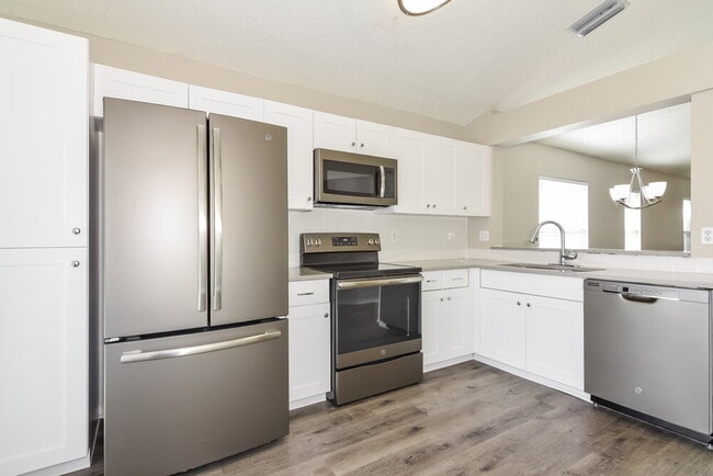 Photo - 22649 St Thomas Cir