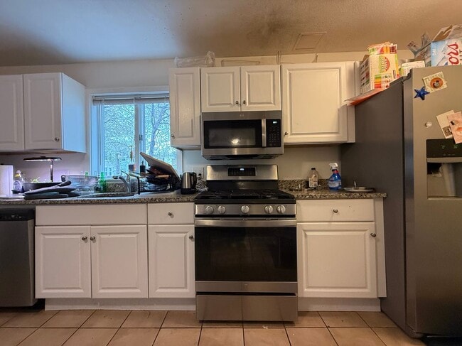 Photo - 235 Charles St