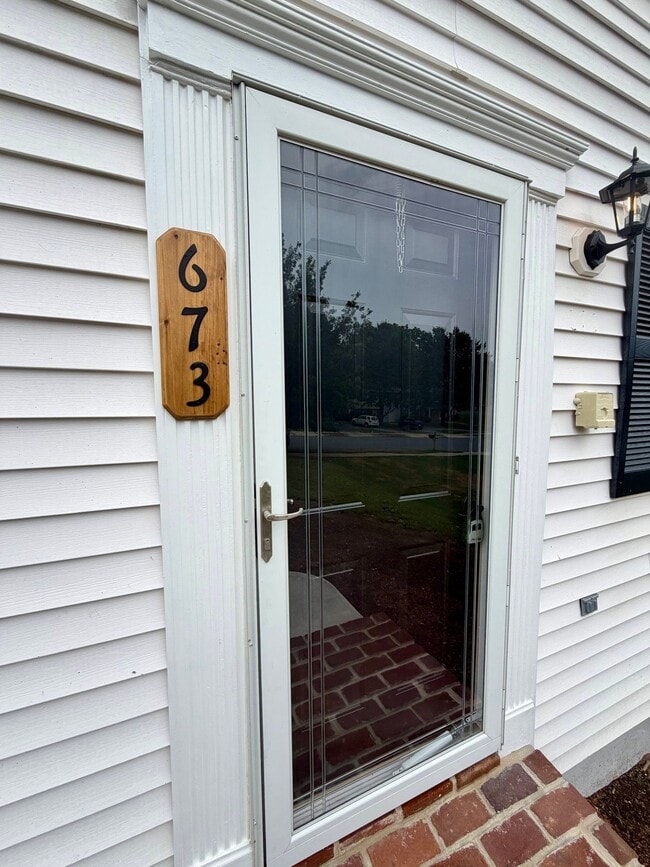 Photo - 673 S Cedar St