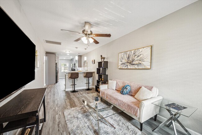 Photo - 1212 Shelby St