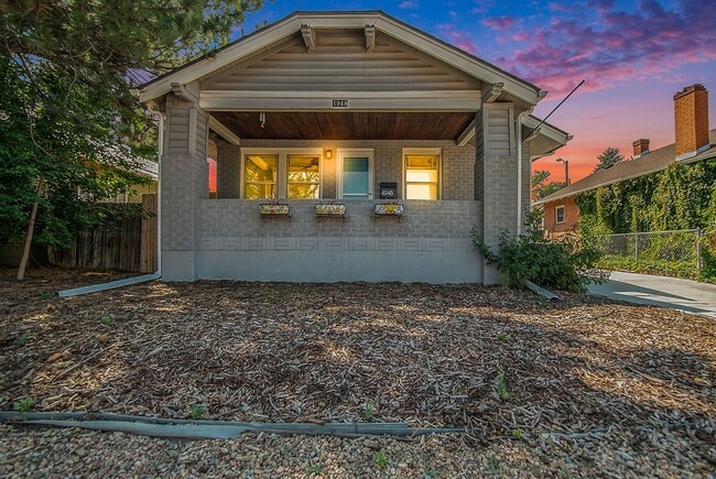 Photo - Charming 4Bed/2Bath Bungalow in Highlands