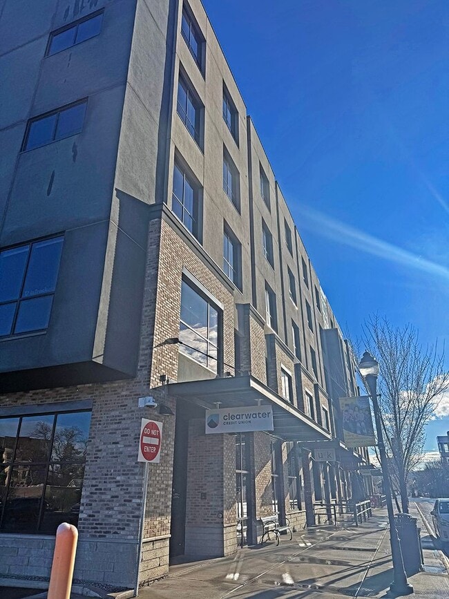 Building Photo - Downtown Luxury Condo Available Furnished or Unfurnished, with Parking Unit 315