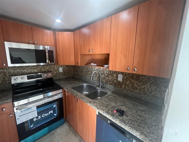 Building Photo - 498 NW 165th St Unit D-501 Rental