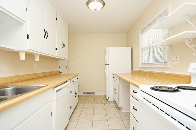 Photo - Student & Pet-Friendly UVA Area Rental
