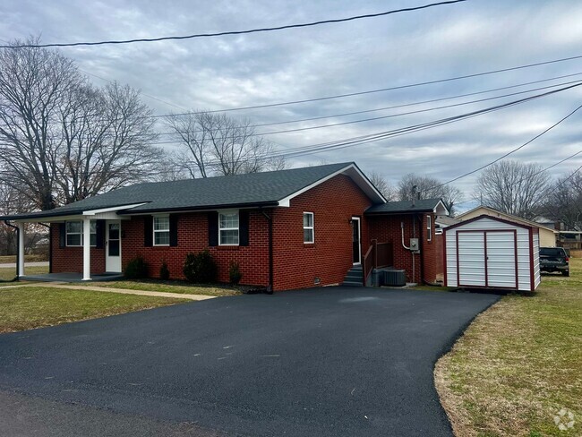 Building Photo - 3 Bedroom brick home with a shed