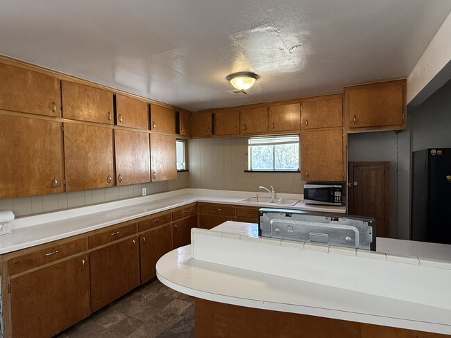 Photo - 310 E 3rd St