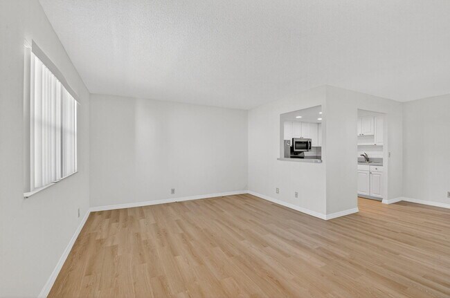 Photo - 51 Flanders B