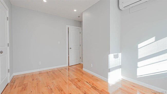 Photo - 436 E 5th St Unit FL 3