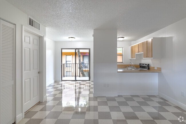 Photo - Tennis Villas Apartments